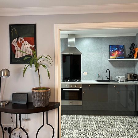 Private Main Door Lovely 2 Bedroom Apartment エディンバラ エクステリア 写真