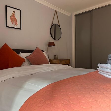 Private Main Door Lovely 2 Bedroom Apartment エディンバラ エクステリア 写真