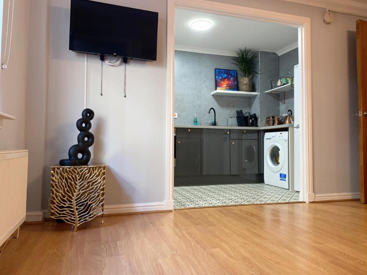 Private Main Door Lovely 2 Bedroom Apartment エディンバラ エクステリア 写真