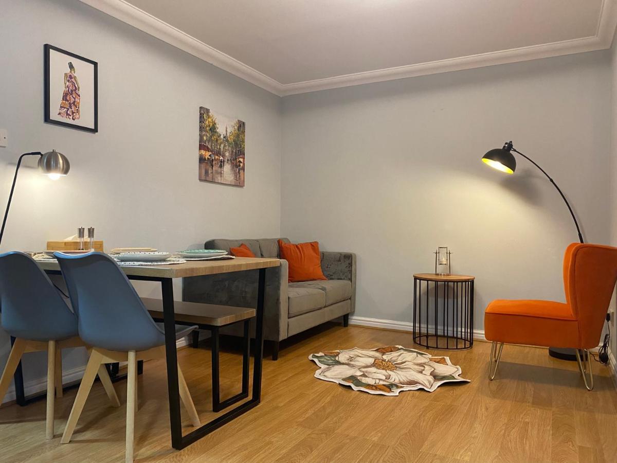 Private Main Door Lovely 2 Bedroom Apartment エディンバラ エクステリア 写真