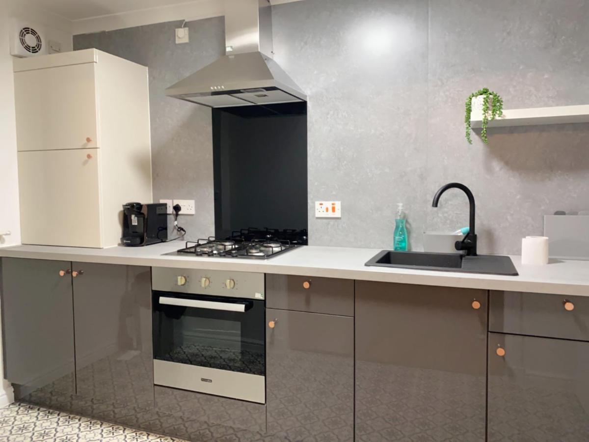 Private Main Door Lovely 2 Bedroom Apartment エディンバラ エクステリア 写真