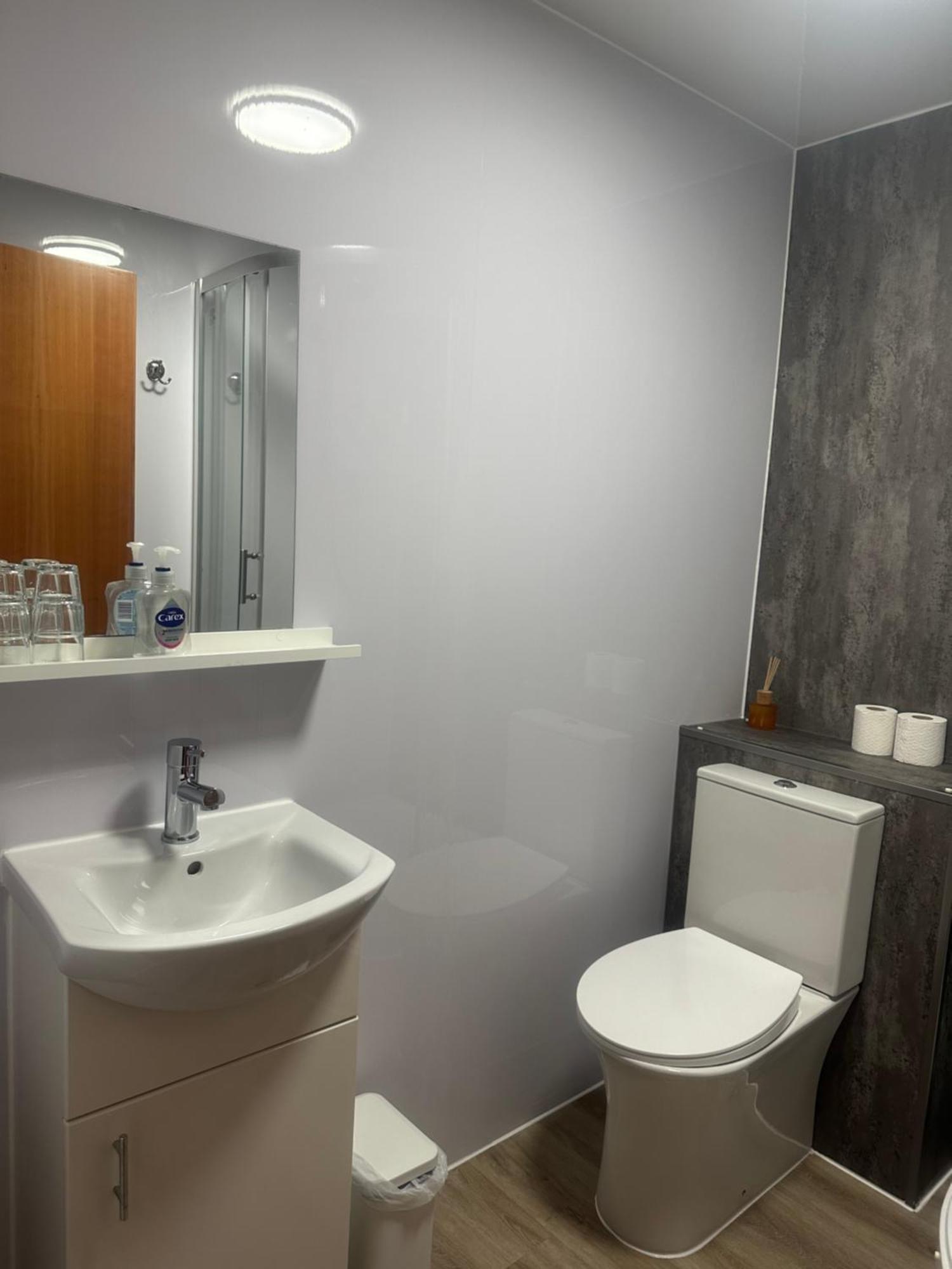 Private Main Door Lovely 2 Bedroom Apartment エディンバラ エクステリア 写真