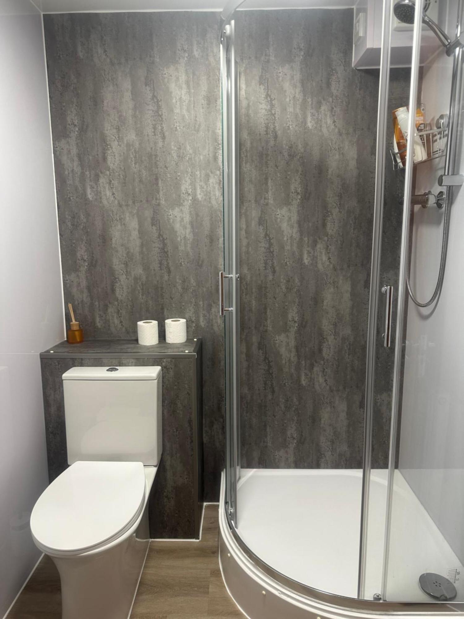 Private Main Door Lovely 2 Bedroom Apartment エディンバラ エクステリア 写真