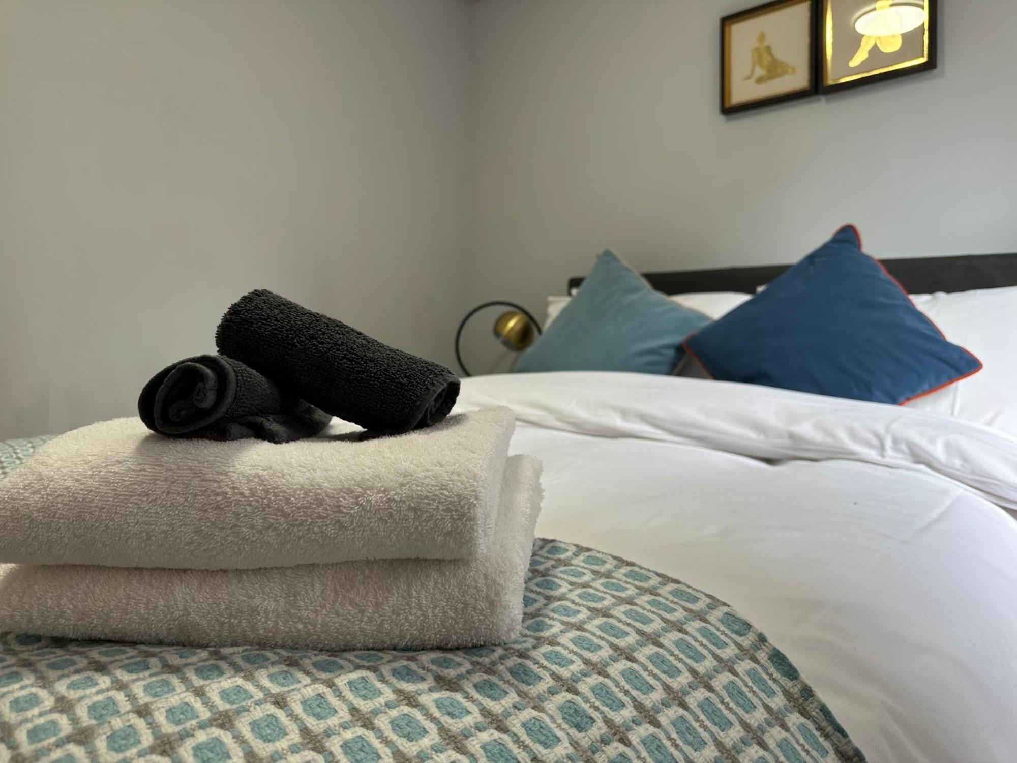 Private Main Door Lovely 2 Bedroom Apartment エディンバラ エクステリア 写真